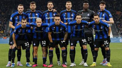 إنتر يسحق ميلان 5-1 قمة مثيرة بالدوري الإيطالي