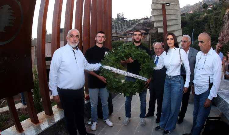 جعجع تزيح الستارة عن نصب الشهداء في بشري
