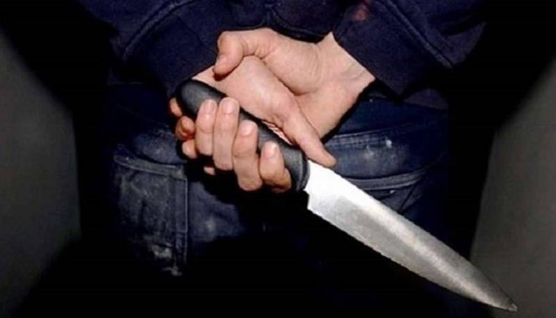 سوري ينحر زميله.. والاخير بحالة حرجة