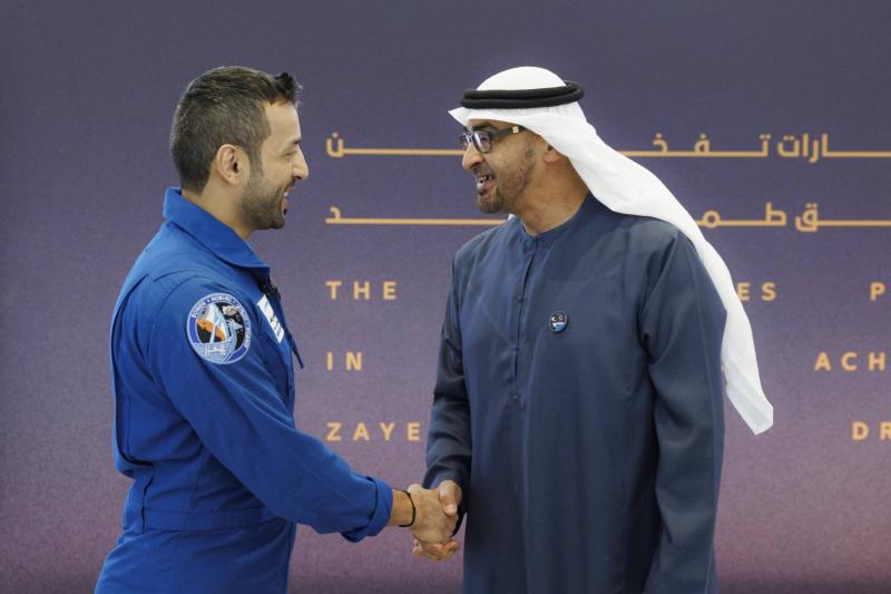 بالفيديو.. الإمارات تحتفي بعودة سلطان النيادي للوطن