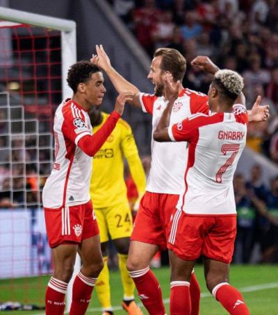 بايرن ميونخ يتفادى دراما يونايتد برباعية في دوري الأبطال (فيديو)