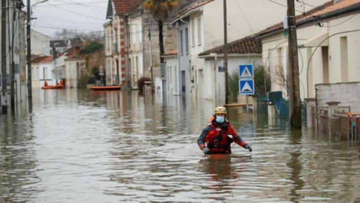 اضطرابات جوية شديدة.. جنوبي فرنسا يغرق