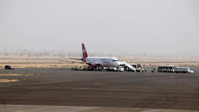 الحوثيون يمنعون طائرة للخطوط اليمنية من مغادرة صنعاء