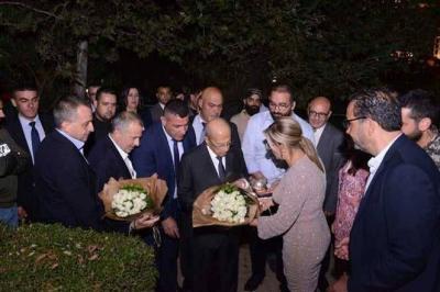 الرئيس عون يضع إكليلاً على نصب الشاعر سعيد عقل في ممشية زحلة
