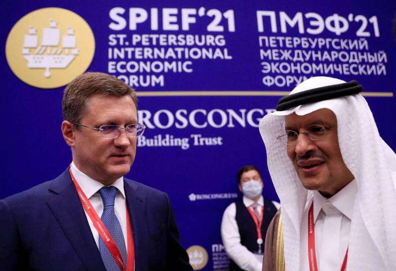 نائب رئيس الوزراء الروسي يلتقي وزير الطاقة السعودي