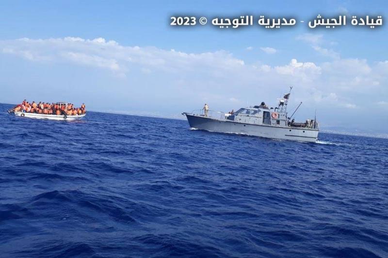 الجيش اللبناني ينقذ 124 راكبا على متن مركب هجرة قبالة طرابلس