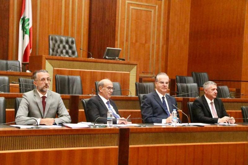 لجنة الادارة توافق على وضع قانون لتنظيم الوجود السوري