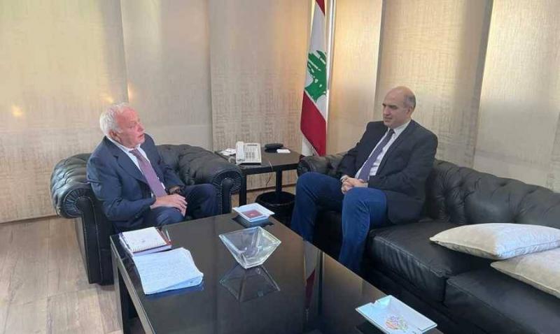 إجتماع بين عويدات ولحود لتعزير التعاون بين 