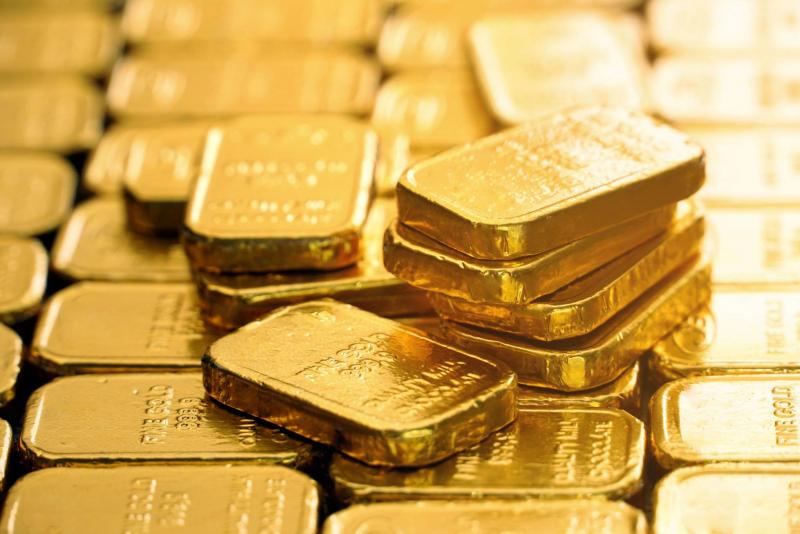 الذهب يتراجع عن ذروة 5 أشهر وسط ترقب لبيانات اقتصادية أميركية