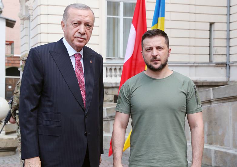 زيلينسكي وأردوغان بحثا الوضع بالشرق الأوسط وصيغة سلام أوكرانيا