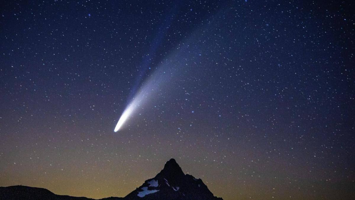 Horned Comet Three Times The Size Of Mount Everest Heading Towards ...