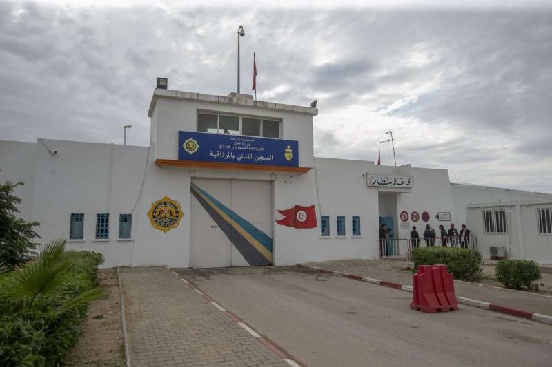 الداخلية التونسية تقيل مديري أجهزة الاستخبارات بسبب سجناء