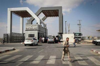 إستئناف دخول العالقين في غزة إلى مصر عبر معبر رفح بعد إعادة فتحه