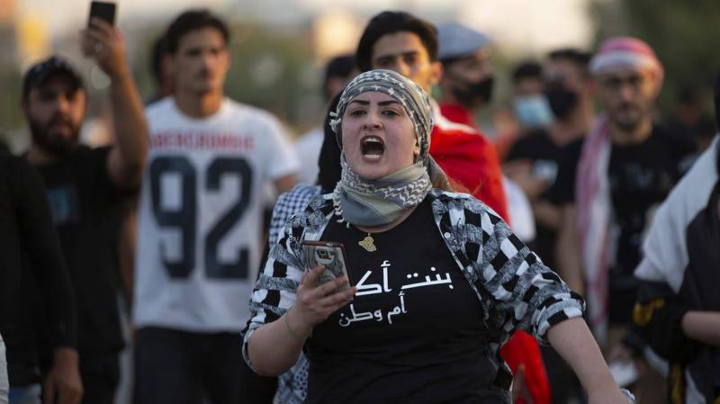 البصرة.. إحتجاجات تطالب بمحاكمة 