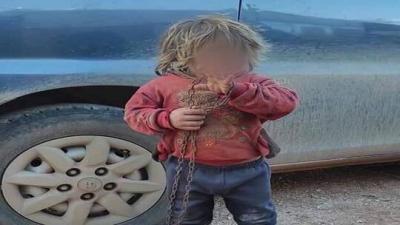 قتل طفلته دون أن يرف له جفن ..الطفلة نهلة قضت اختناقًا مكبلة بجنزير