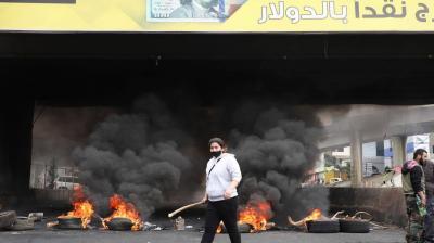 أزمة لبنان المتفاقمة .. المصرف المركزي يتيح سحب ما يعادل 800 دولار شهريًا