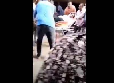 بالفيديو.. يلقي بابنته من شرفة المنزل بسبب أمها!