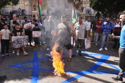 متضامنون مع القضية الفلسطينية يرجئون زيارة شيا الى دار الفتوى... ودريان: لوقف العدوان على غزة
