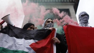 متظاهرون مؤيدون للفلسطينيين يغلقون مداخل مصنع عسكري في بريطانيا