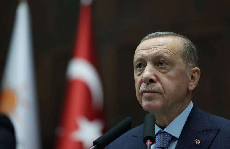 بالفيديو- حارس أردوغان يصد هجوم 