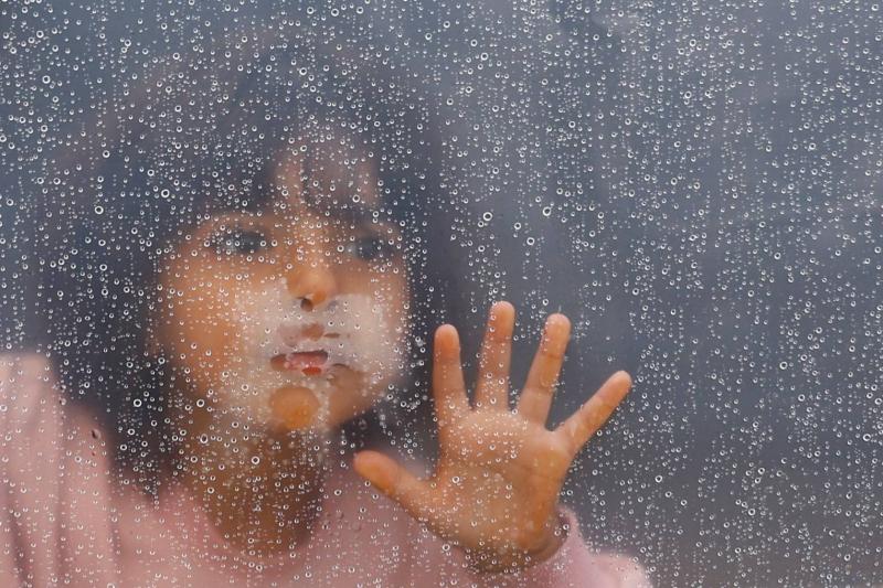 بالصور-أطفال غزة يستعدون للشتاء