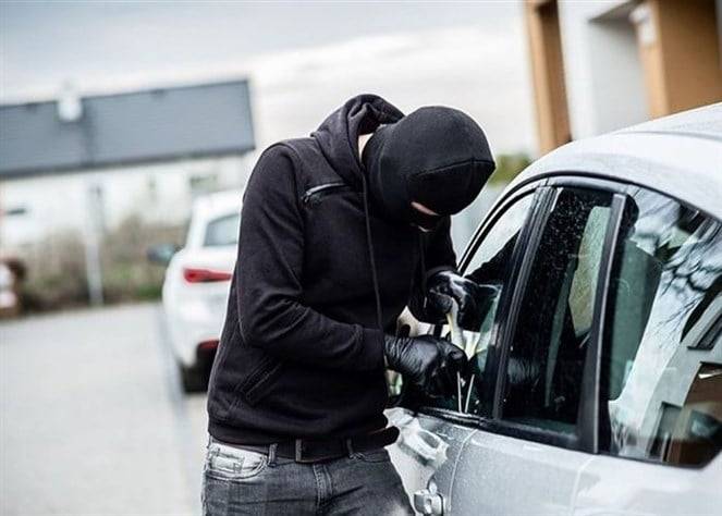 توقيف أحد المشتبهين بجرائم سرقة 