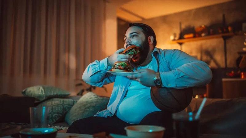 إحذر.. الإفراط في تناول الطعام يؤدي لـ
