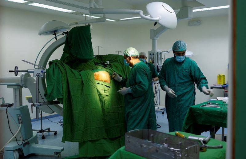 أطباء يخشون انهيار المستشفيات في لبنان إذا تصاعدت الحرب
