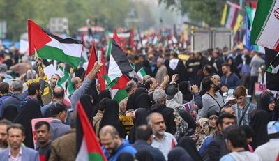 إيرانيون يتضامنون مع غزة.. والحرس الثوري : حرب استنزاف
