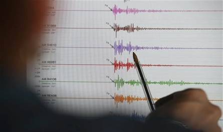 زلزال بقوة 6.2 يضرب جزيرة هالماهيرا في إندونيسيا