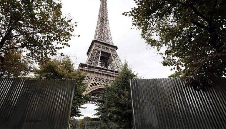 مدعي عام فرنسا: منفذ الهجوم قرب برج إيفل بايع 