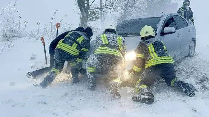 وفاة 10 أشخاص جراء عواصف ثلجية في أوكرانيا