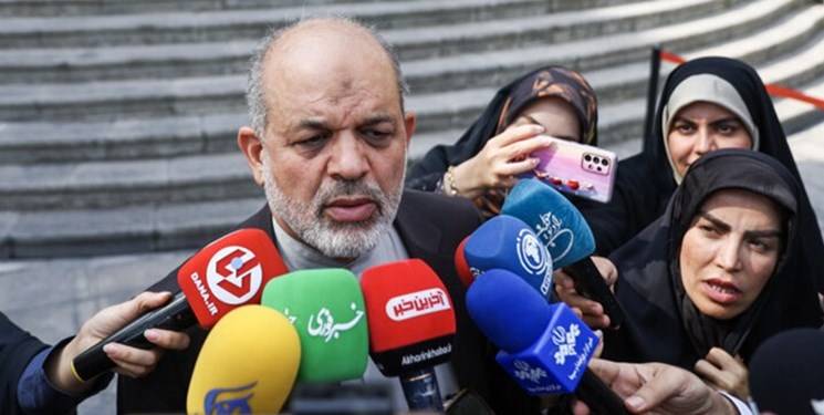إيران تعيد مئات من المهاجرين إلى بلادهم