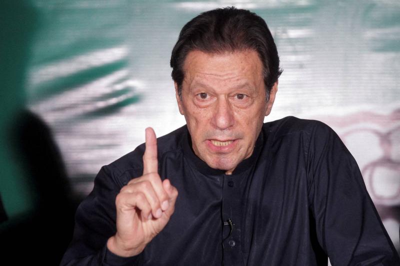 حرمان عمران خان من محاكمة علنية
