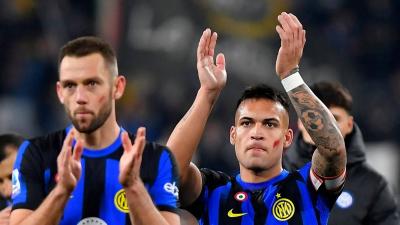 إنتر يستعيد صدارة الدوري الإيطالي بانتصار كبير على نابولي