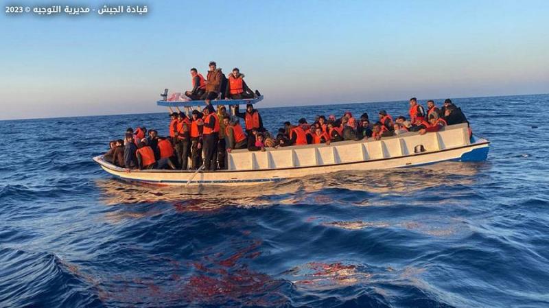 إحباط عملية تهريب أشخاص على متن مركب مقابل شاطىء طرابلس