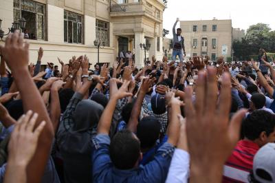 مفاوضون مصريون وقطريون يضغطون لتمديد هدنة غزة يومين