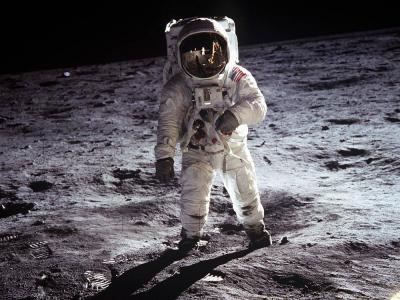 ما الذي سيمنع روّاد ناسا من الهبوط على القمر؟