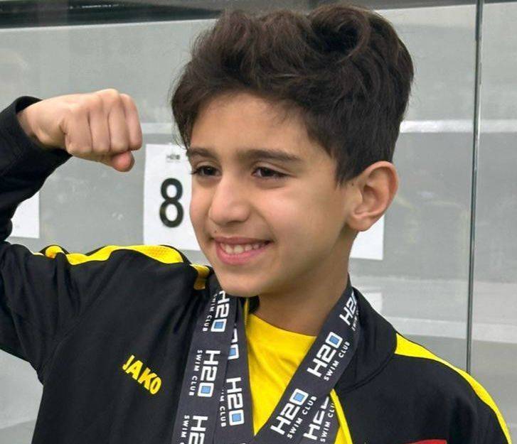 الميداليات الذهبية تُزين عنق البطل محمد سلامة