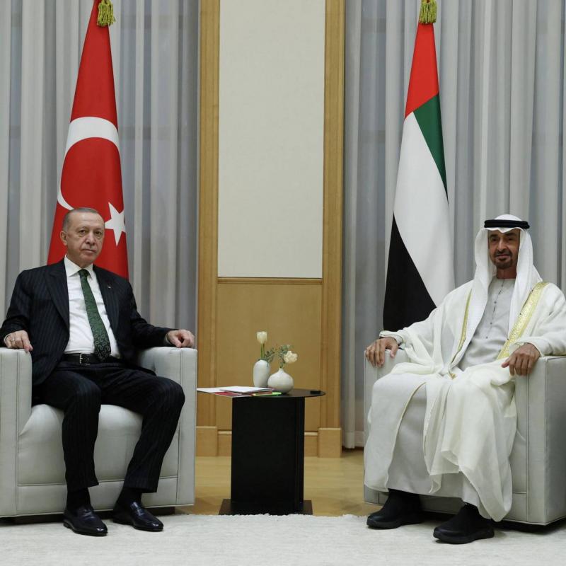رئيس الإمارات يبحث هاتفيًا مع نظيره التركي تطورات المنطقة