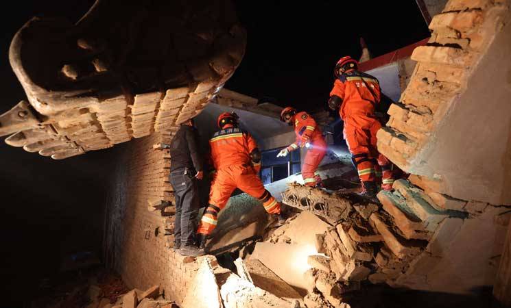إرتفاع عدد قتلى زلزال ضرب شمال غرب الصين إلى 118 (صور وفيديو)