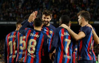 برشلونة يفوز على ألميريا المتعثر في الدوري الإسباني