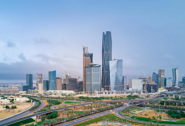 السعودية تقر ضوابط التعاقد مع شركات ليس لها مقر إقليمي في المملكة