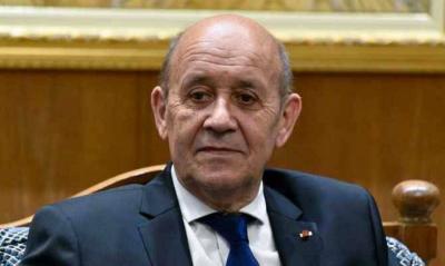 لودريان يستعين بـ