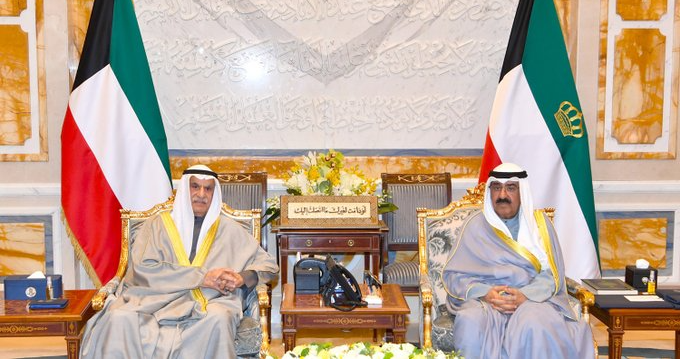 أمير الكويت يبدأ المشاورات لتشكيل الحكومة