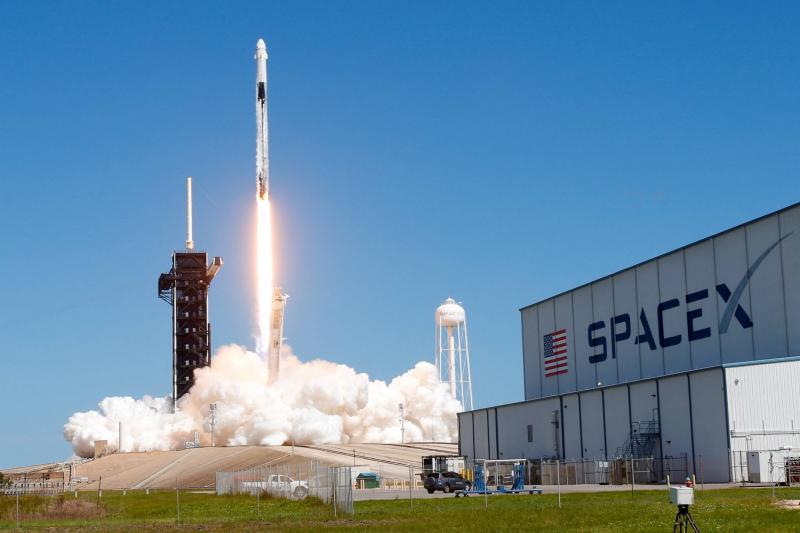 بالفيديو.. SpaceX تطلق 21 قمرًا لتعزيز شبكة Starlink