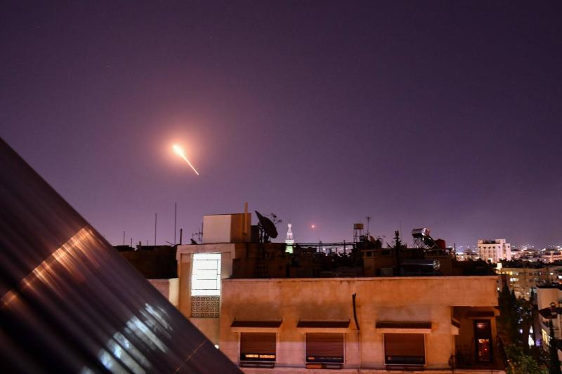 إسرائيل تعلن قصف أهداف عسكرية سورية ردا على إطلاق صواريخ