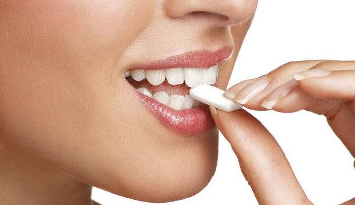 ماذا يحدث إذا مضغت العلكة أكثر من 3 دقائق؟
