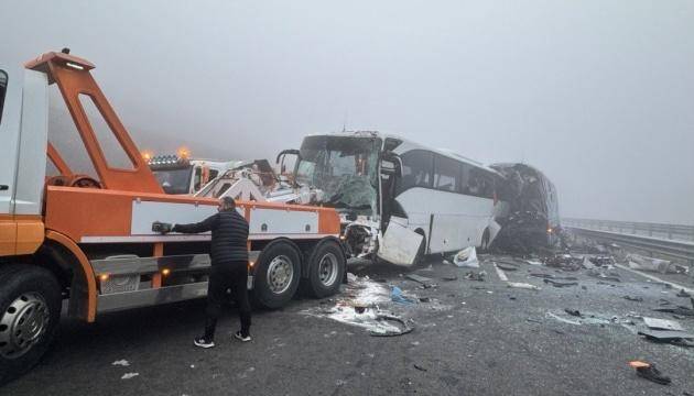 عشرات القتلى بحادث تصادم  بين 7 سيارات في تركيا