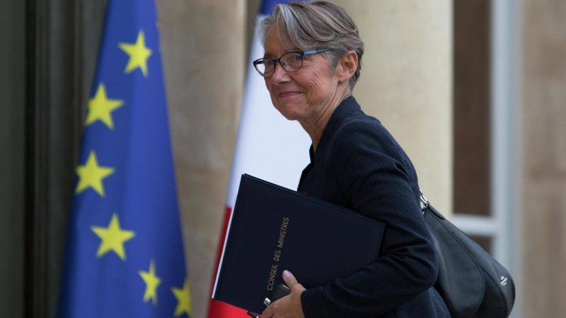 الرئاسة الفرنسية: استقالة رئيسة الوزراء إليزابيت بورن